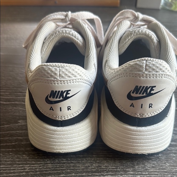 Nike Women’s White and Gold Sneakers - Picture 4 of 5